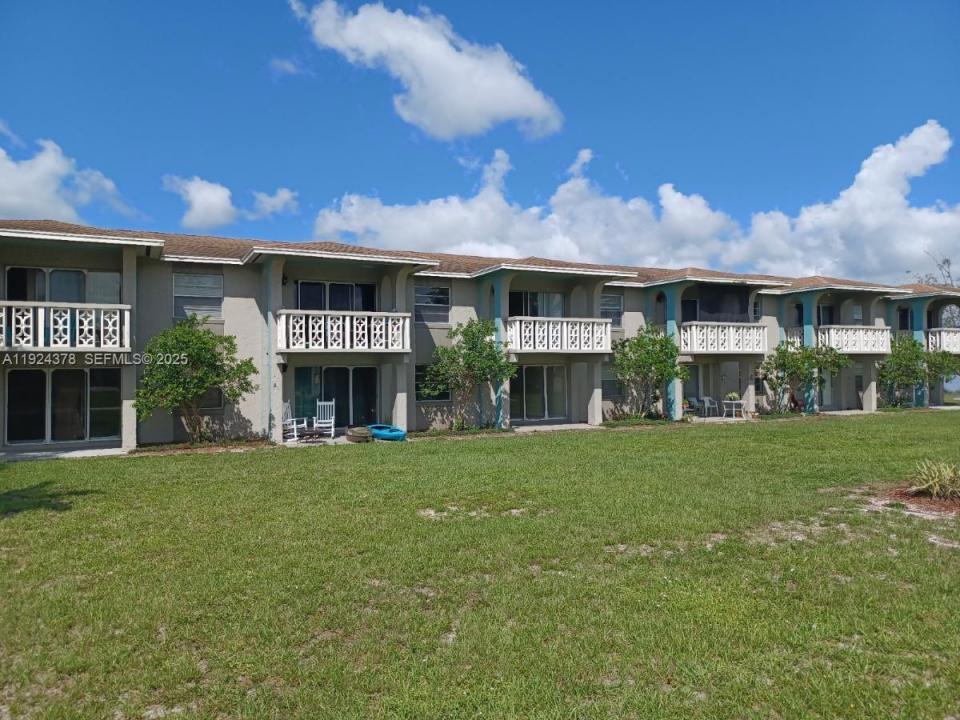 1015 LAKEVIEW DRIVE, Sebring, Florida 33870