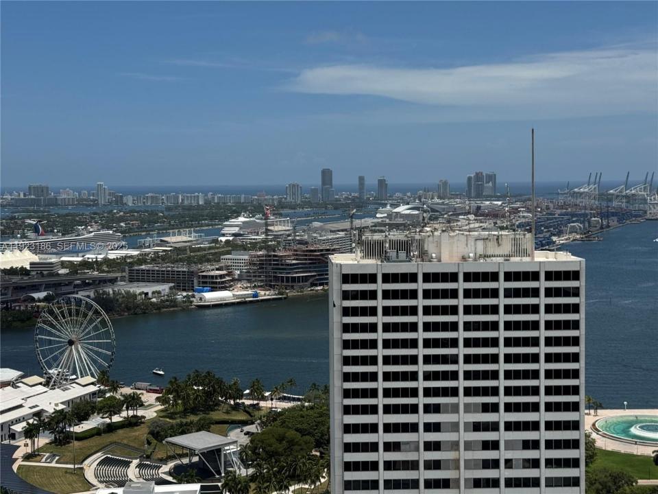 133 NE 2nd Ave 3612, Miami, פלורידה 33132, ארצות הברית של אמריקה 