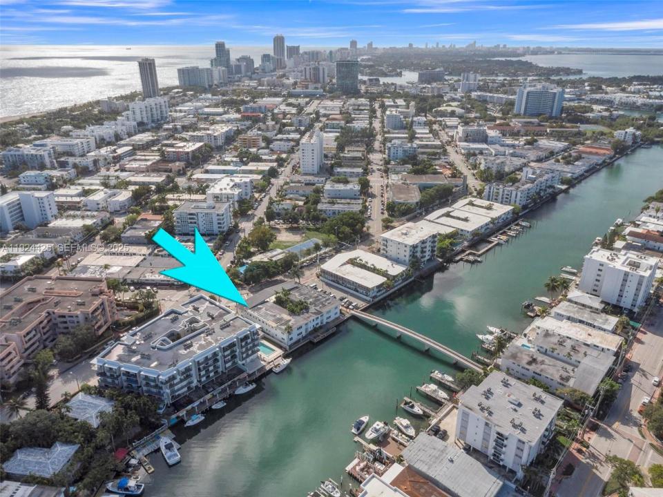 8080 Tatum Waterway Dr 25, Miami Beach, 佛罗里达州 33141, 美国