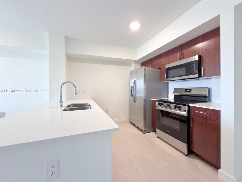11239 NW 4th Ter 131, Sweetwater, Florida 33172, Stati Uniti