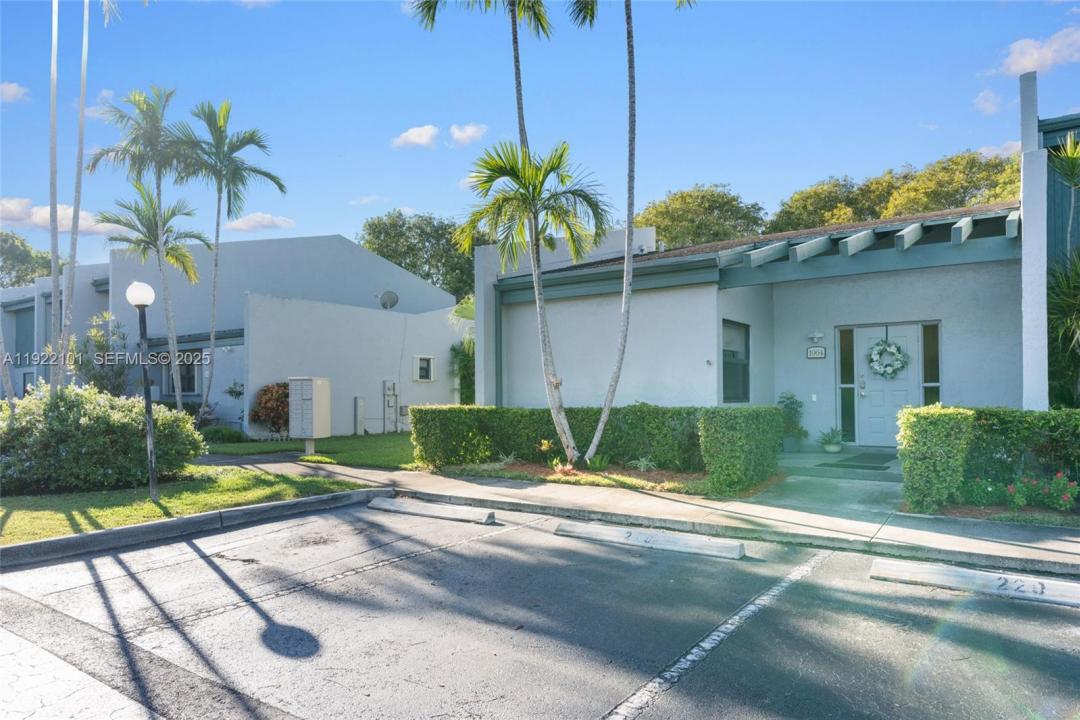 1064 NW 97th Ave 219, Pembroke Pines, Florida 33024