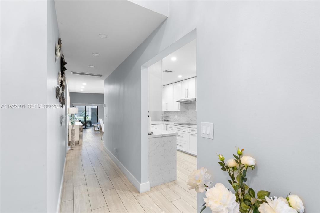 1064 NW 97th Ave 219, Pembroke Pines, Florida 33024