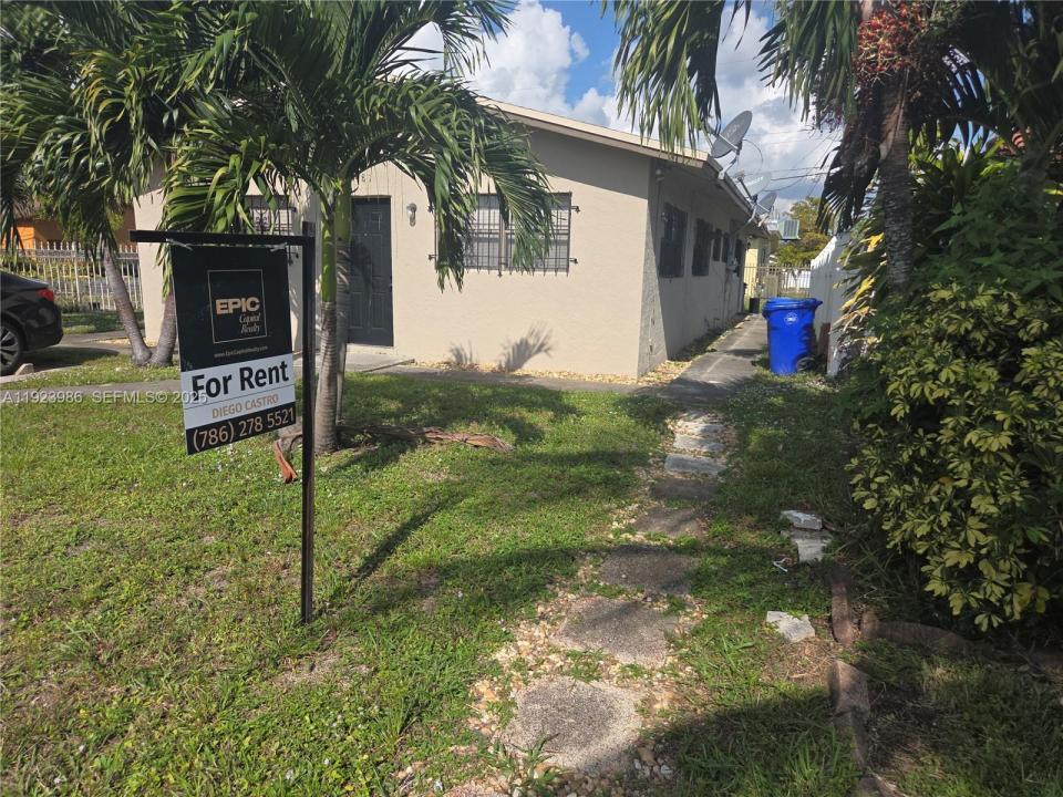 2481 NW 13th Ct 1-2, Fort Lauderdale, Floride 33311, États-Unis