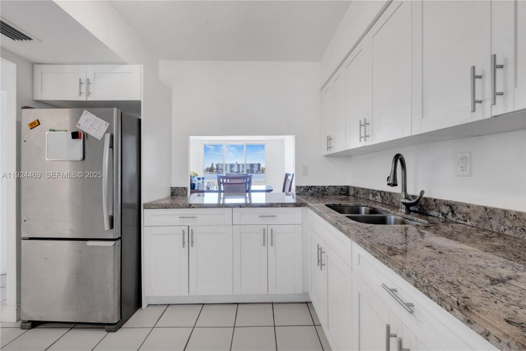 1140 NE 191 24, Miami, Florida 33179