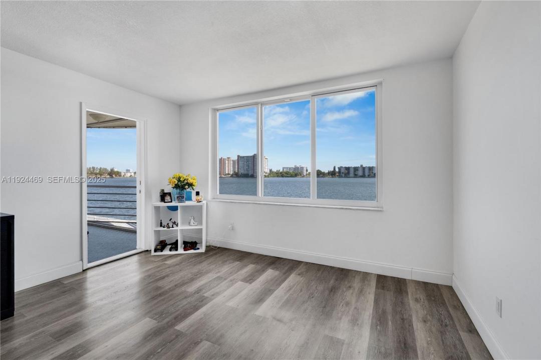 1140 NE 191 24, Miami, Florida 33179