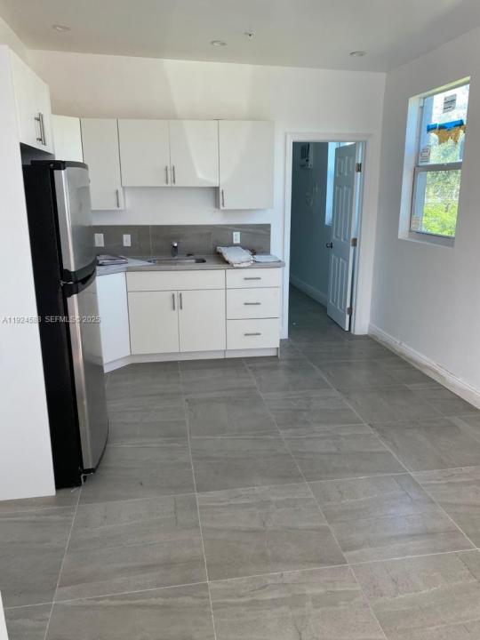 4023 SW 19th St A, West Park, 佛罗里达州 33023, 美国