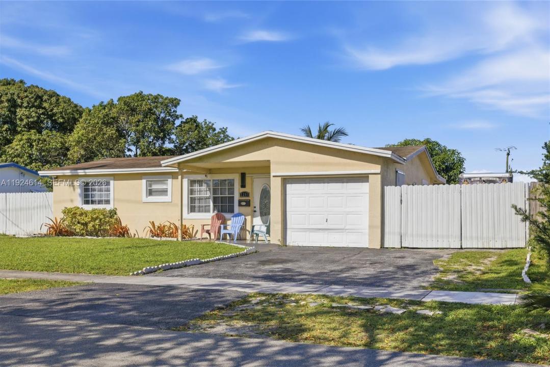 2211 NW 46th Ave, Lauderhill, Floride 33313, États-Unis
