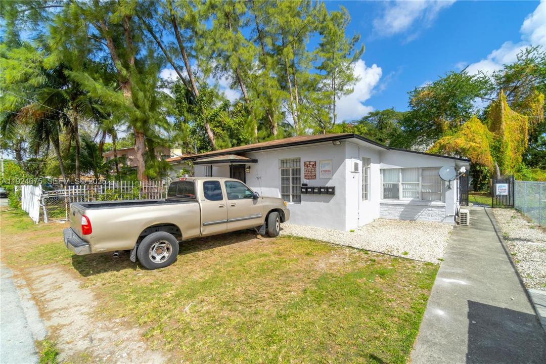 7525 NE Miami Ct, Miami, Floride 33138, États-Unis