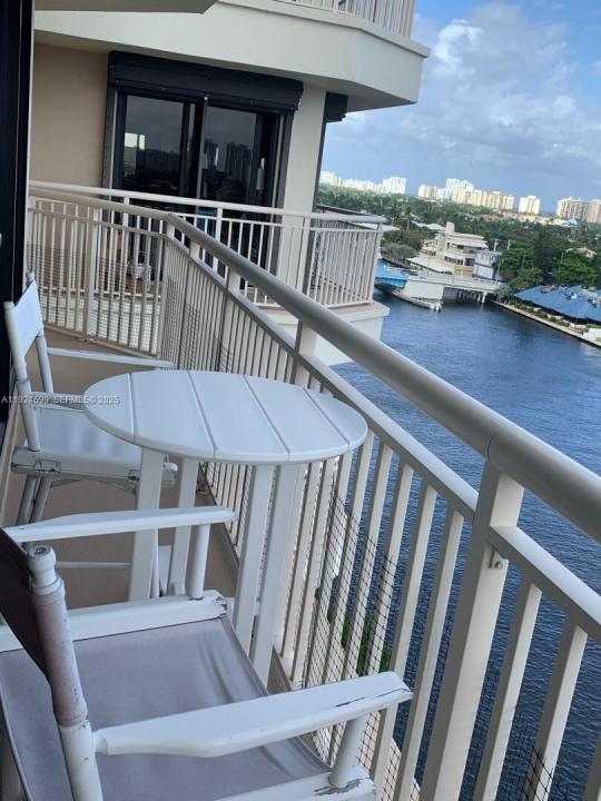 3100 NE 48th St 914, Fort Lauderdale, Florida 33308