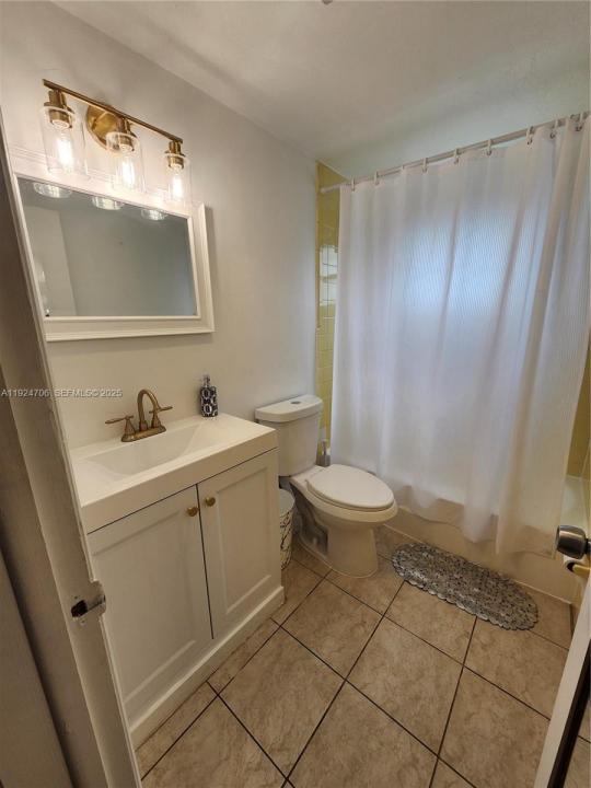 1100 NE 9th Ave 203, Fort Lauderdale, Florida 3240, USA