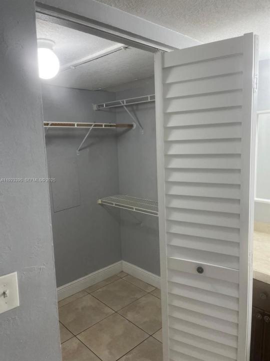 20320 NE 3rd Ct 7, Miami, Florida 33179