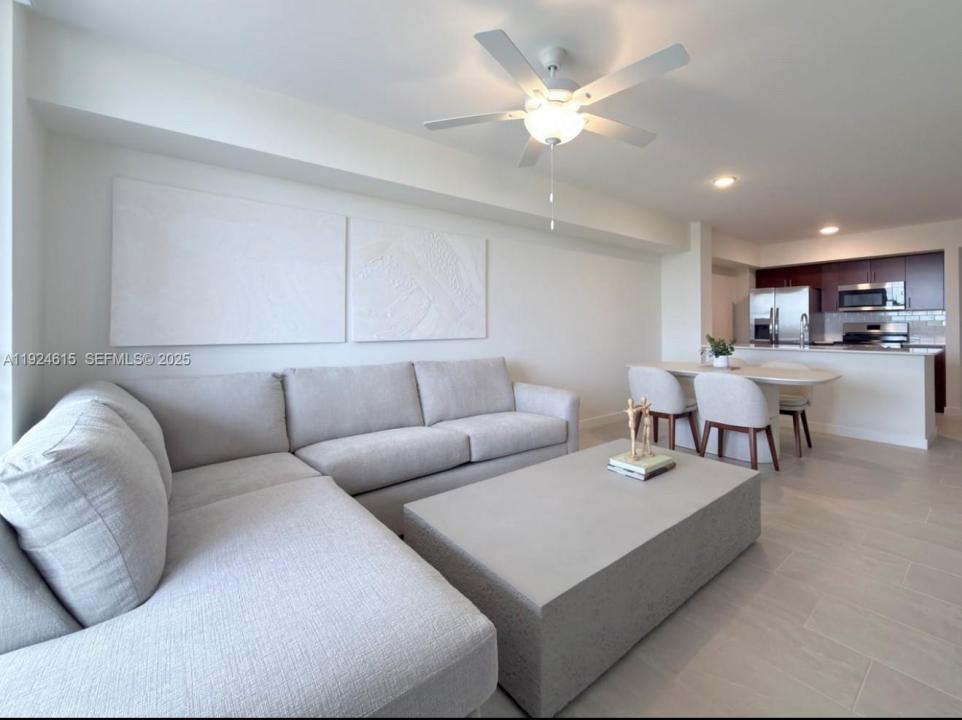 11239 NW 4th Ter 305, Sweetwater, Floride 33172, États-Unis