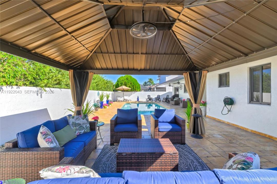 8445 NW 165th Ter, Miami Lakes, فلوريدا 33016, الولايات المتحدة