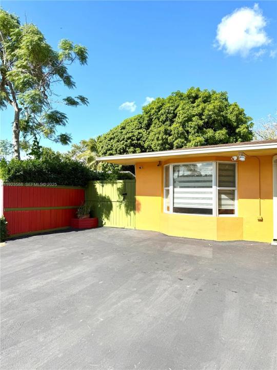 9745 SW 161st St 1, Miami, フロリダ 33157, アメリカ合衆国