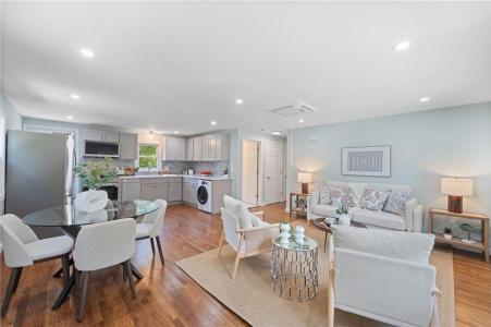 7 Laneway Court B, Narragansett, Rhode Island 02882, USA