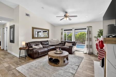 691 Willow Grove Ter, Davie, Florida 33325