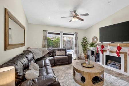 691 Willow Grove Ter, Davie, Florida 33325