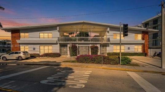 8080 Tatum Waterway Dr 25, Miami Beach, Florida 33141, USA