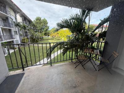 8101 SW 72 AV 214W, Miami, Florida 33143, USA