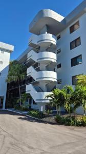 8020 Hampton Blvd 202, North Lauderdale, Florida 33068, USA