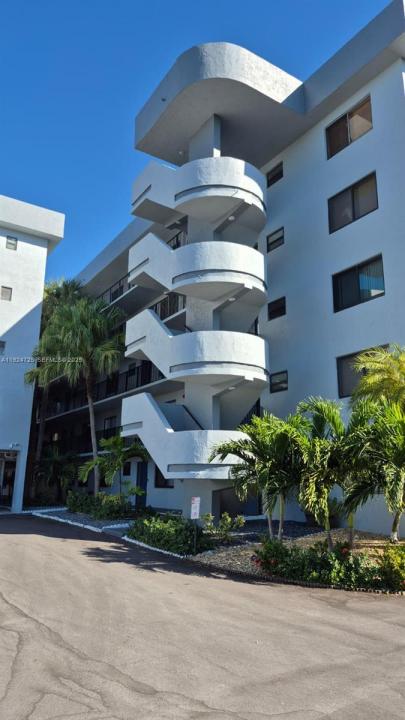 8020 Hampton Blvd 202, North Lauderdale, 플로리다 33068, 미국