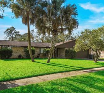 168 Westwood Dr, Daytona, Florida 32119, USA