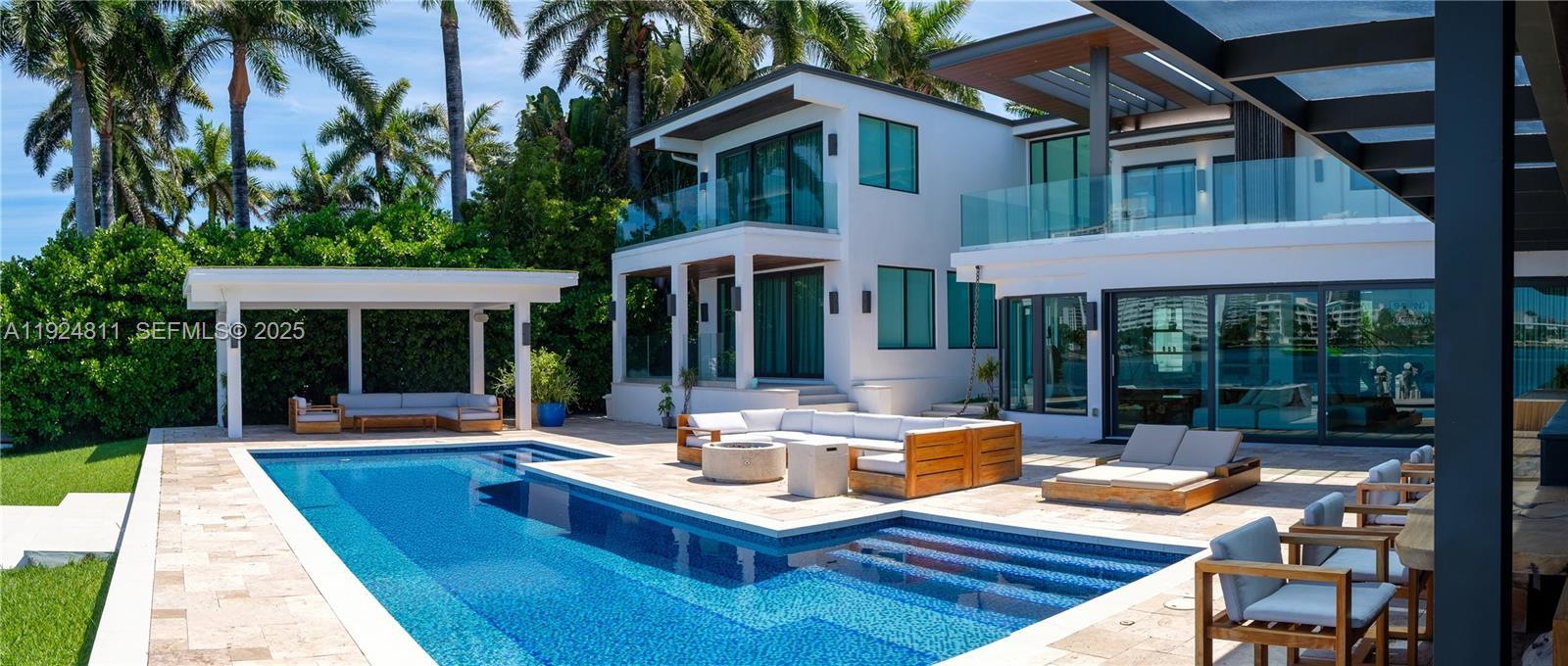 327 E Rivo Alto Dr, Miami Beach, Flórida 33139, Estados Unidos