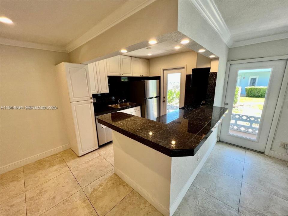 2700 NE 135th St 45, North Miami, Florida 33181