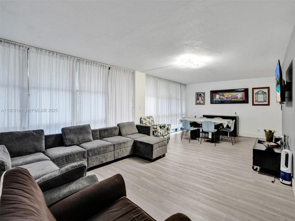 800 Parkview Dr 131, Hallandale Beach, Florida 33009, Estados Unidos