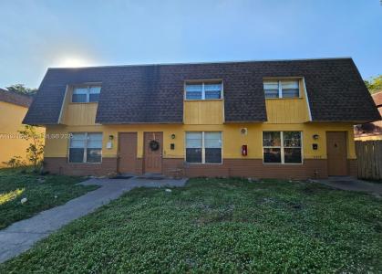 2311-2315 NW 59th Way, Lauderhill, Floride 33313, États-Unis