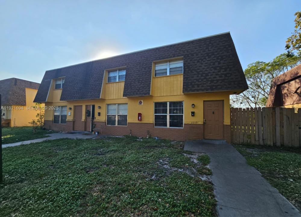 2311-2315 NW 59th Way, Lauderhill, Floride 33313, États-Unis