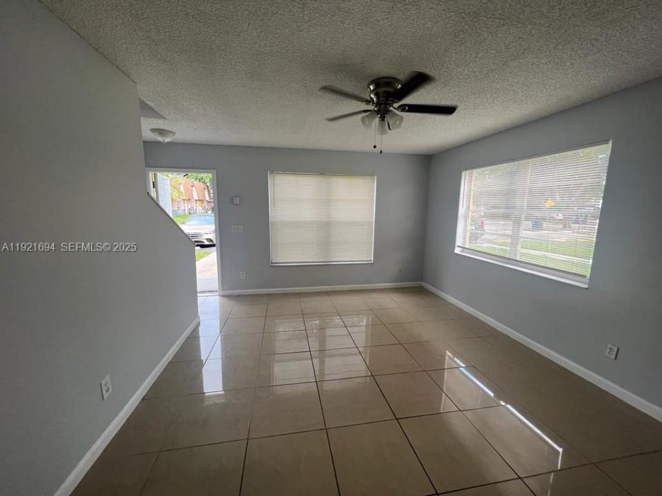 2311-2315 NW 59th Way, Lauderhill, Floride 33313, États-Unis