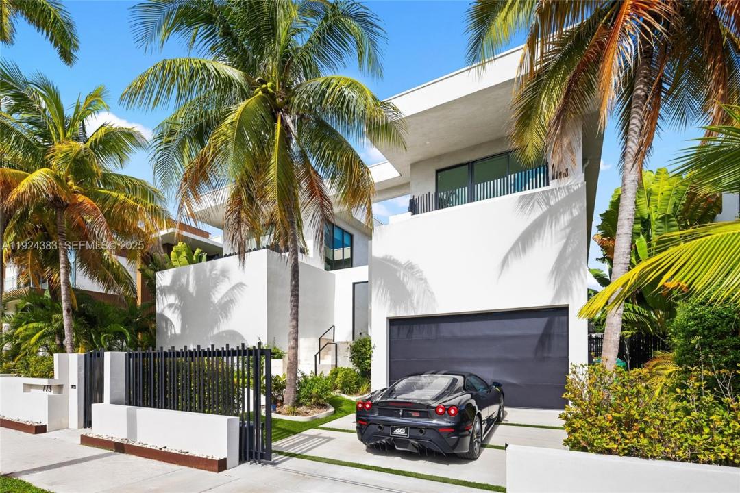773 NE 77th Ter, Miami, Флорида 33138, Соединенные Штаты