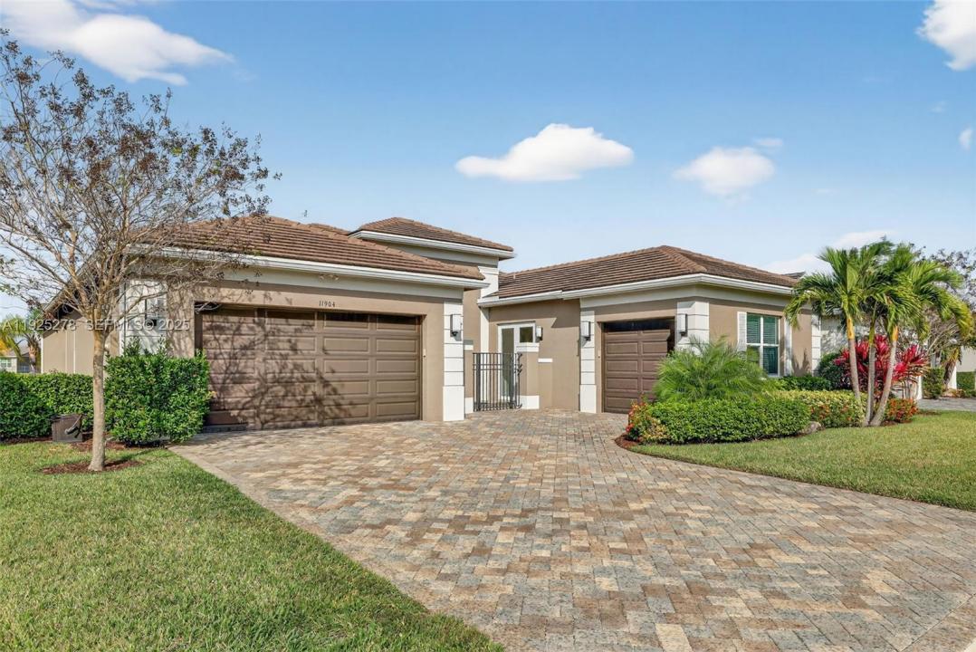 11904 SW Sailfish Isles Way, Port St. Lucie, Florida 34987