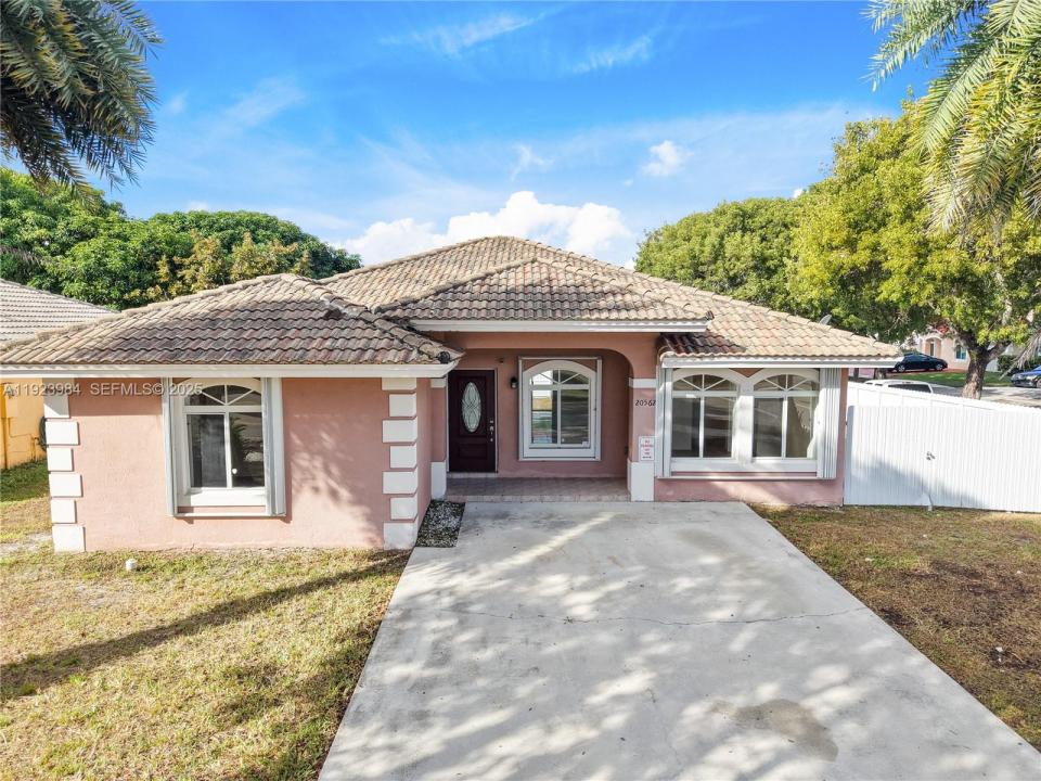20562 NW 18th Ave, Miami Gardens, Florida 33056