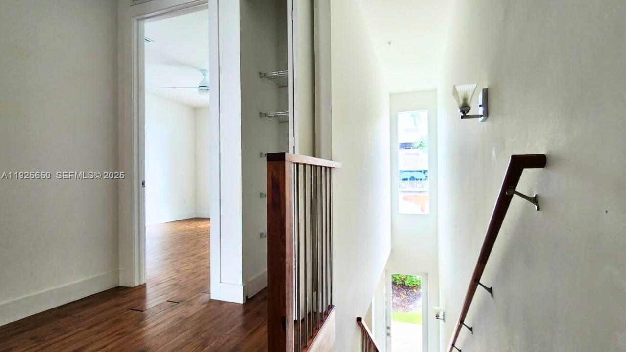 460 NE 35th Ct 5, Oakland Park, Florida 33334