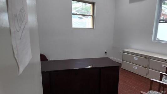 235 Hillside Avenue, North Hempstead, Нью-Йорк 11596, Соединенные Штаты