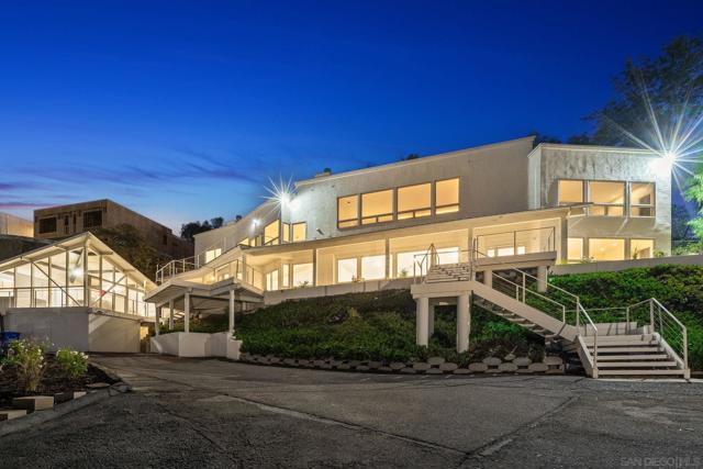 Russell Road, La Mesa, カリフォルニア 91941, アメリカ合衆国