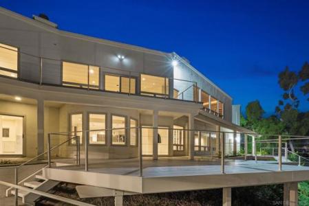 Russell Road, La Mesa, カリフォルニア 91941, アメリカ合衆国