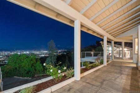 Russell Road, La Mesa, カリフォルニア 91941, アメリカ合衆国