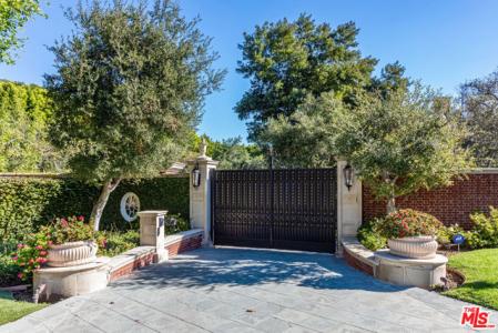 St Cloud Road, Los Angeles, California 90077