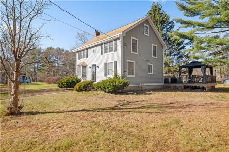 38 Chapel Street, Burrillville, Rhode Island 02830, HOA KỲ