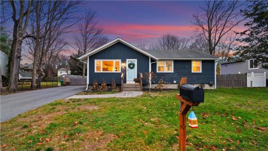82 Primrose Drive, Warwick, RI 02818, USA