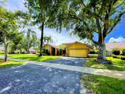 1701 NW 97th Terrace, JACARANDA LAKES, Plantation, Florida 33322