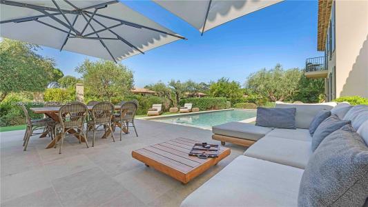 La belle Isnarde Euclia, Florida