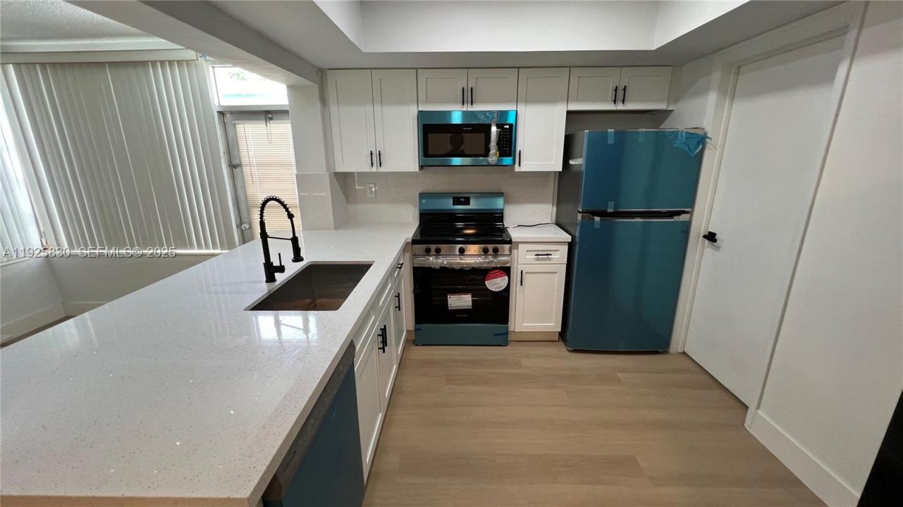 4177 NW 52nd Ave, Lauderdale Lakes, Florida 33319