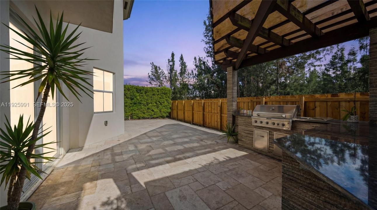 6933 NW 104th Ct, Doral, Florida 33178, USA