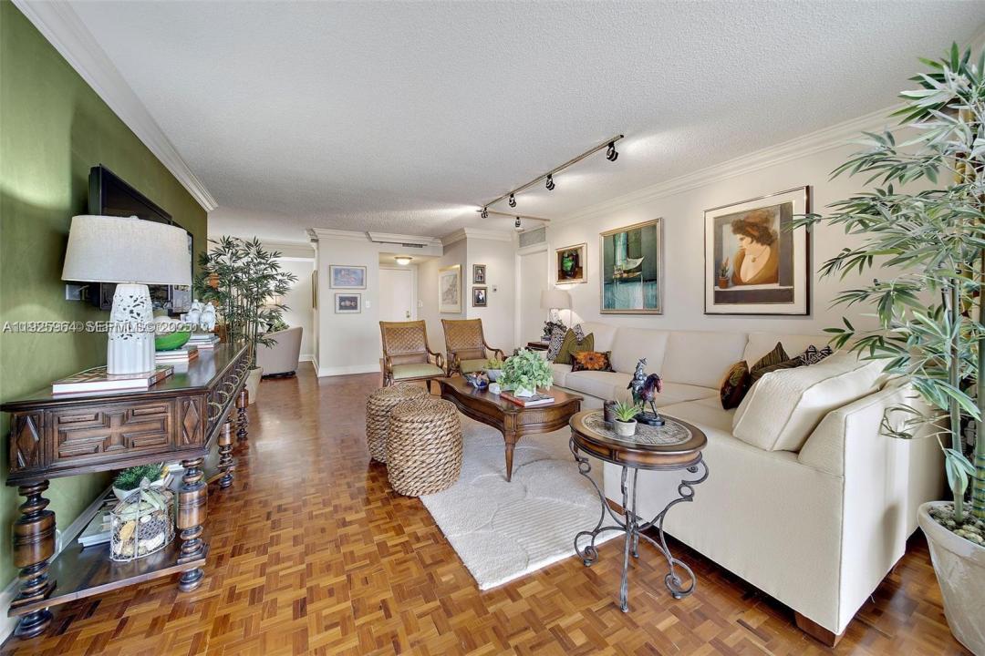 2000 Towerside Ter 1905, Miami, 佛罗里达州 33138, 美国