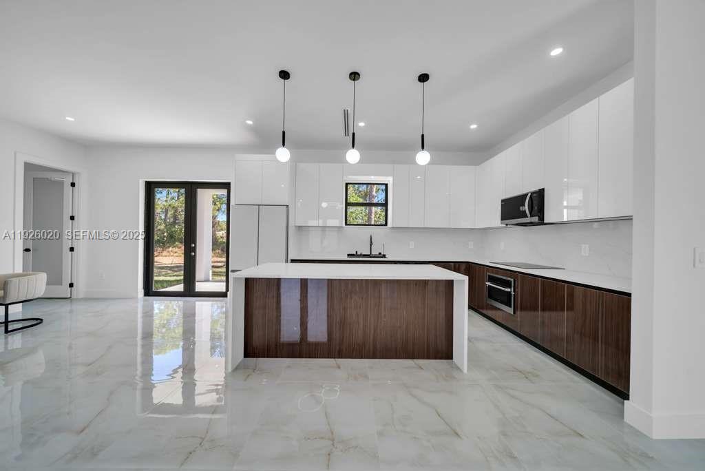 323 LONG AVE S, Lehigh Acres, فلوريدا 33974, الولايات المتحدة