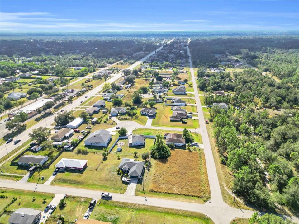 2250 10th Ter, Lehigh Acres, Florida 33936